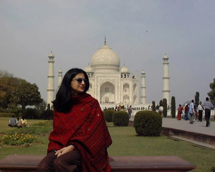 Sneha Anne Philip in front of the Taj Mahal